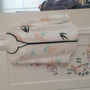 Vince Camuto size Mes ladies blouse: cream color with black, aqua, & teal leaves